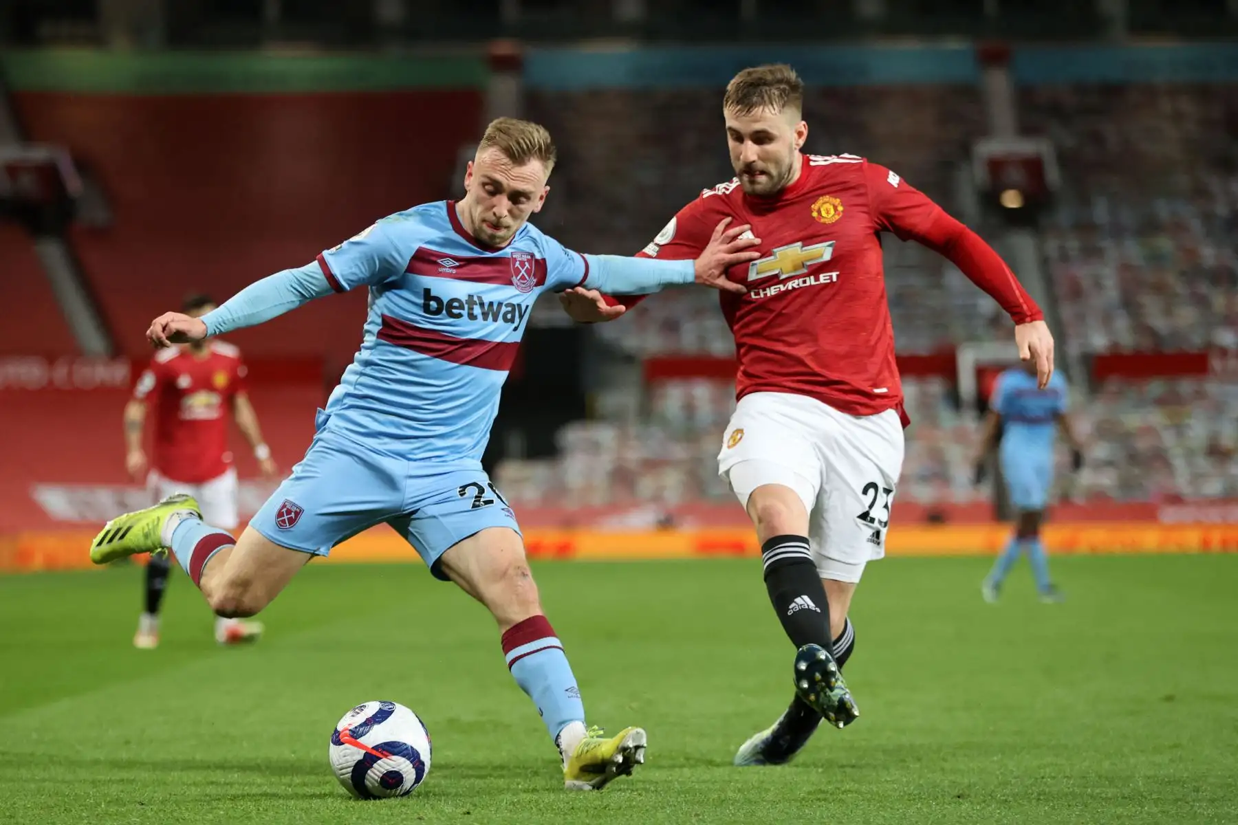 El delantero inglés del Manchester United, Mason Greenwood dispara, pero ve el disparo salvado durante el partido de fútbol de la Premier League inglesa entre el Manchester United y el West Ham United.
Foto:  AFP