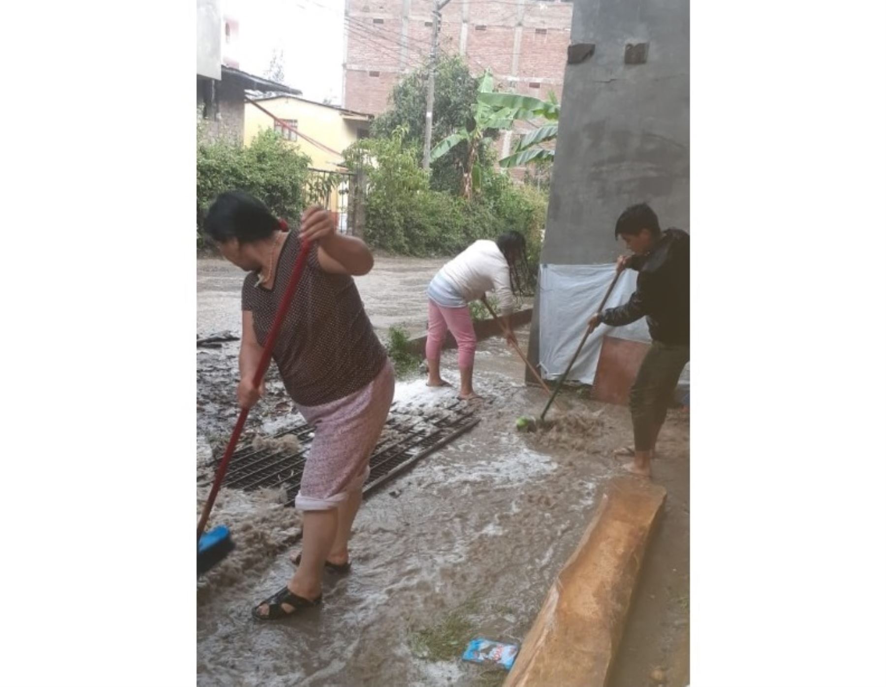 Varias viviendas resultaron afectadas en la provincia de Huancabamba, región Piura, a causa de las lluvias intensas que provocaron la activación de quebradas y deslizamientos. ANDINA/Difusión