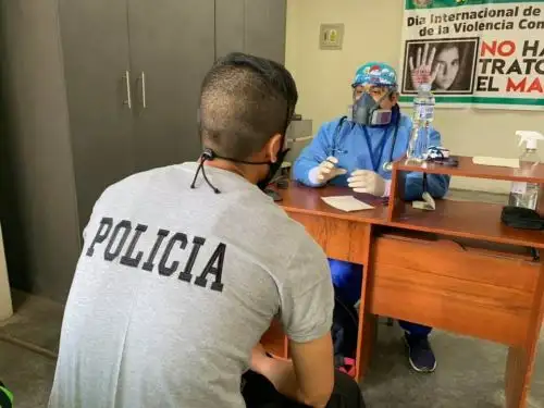 Más de 2,100 policías contrajeron el coronavirus (covid-19) en Áncash en un año de pandemia, informó la Policía Nacional.