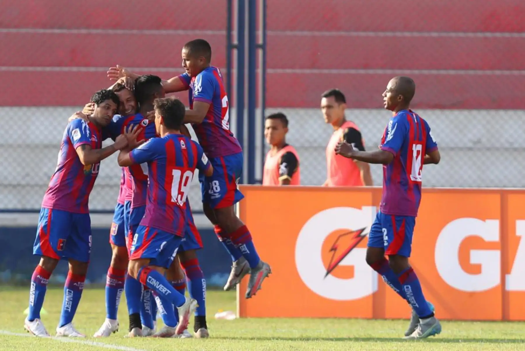 Carlos Neumann de Alianza Universidad celebra su gol ante Cusco FC  por la Liga 1, en el estadio Iván Elías Moreno. 
Foto: Liga 1