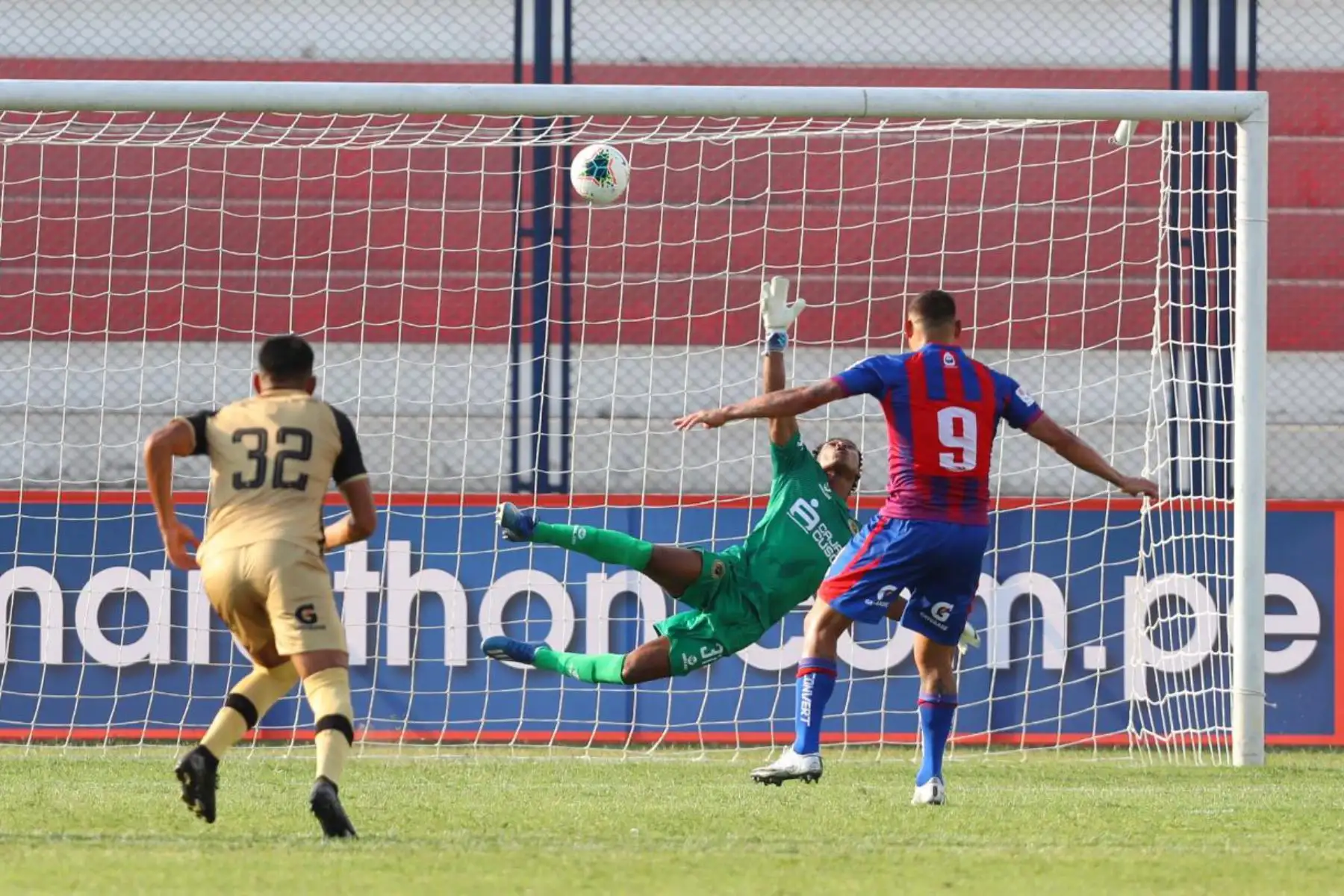 Carlos Neumann de Alianza Universidad celebra su gol ante Cusco FC  por la Liga 1, en el estadio Iván Elías Moreno. 
Foto: Liga 1