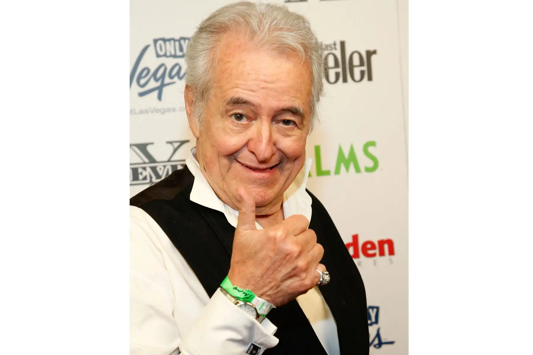 El actor Henry Darrow llega a la proyección de "Primo" durante el festival de cine CineVegas 2008 celebrado en los Brenden Theatres dentro del Palms Casino Resort el 19 de junio de 2008 en Las Vegas, Nevada.
Foto: AFP