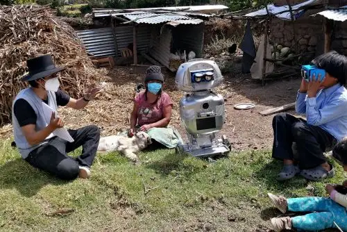 Creador de la robot Kipi implementa dos nuevas estrategias para mejorar comprensión lectora en sus alumnos: Foto: Difusión