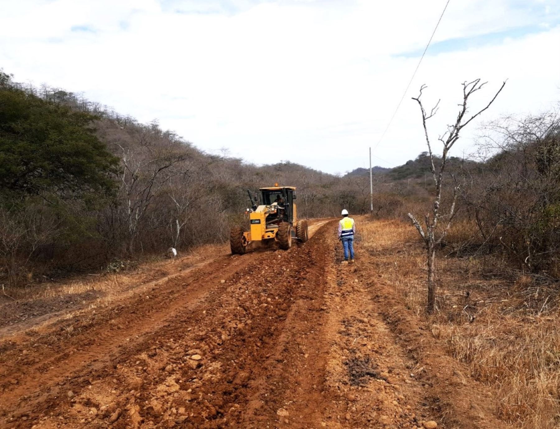 MTC inició los trabajos de mantenimiento en 183 kilómetros de vías departamentales de Tumbes. ANDINA/Difusión