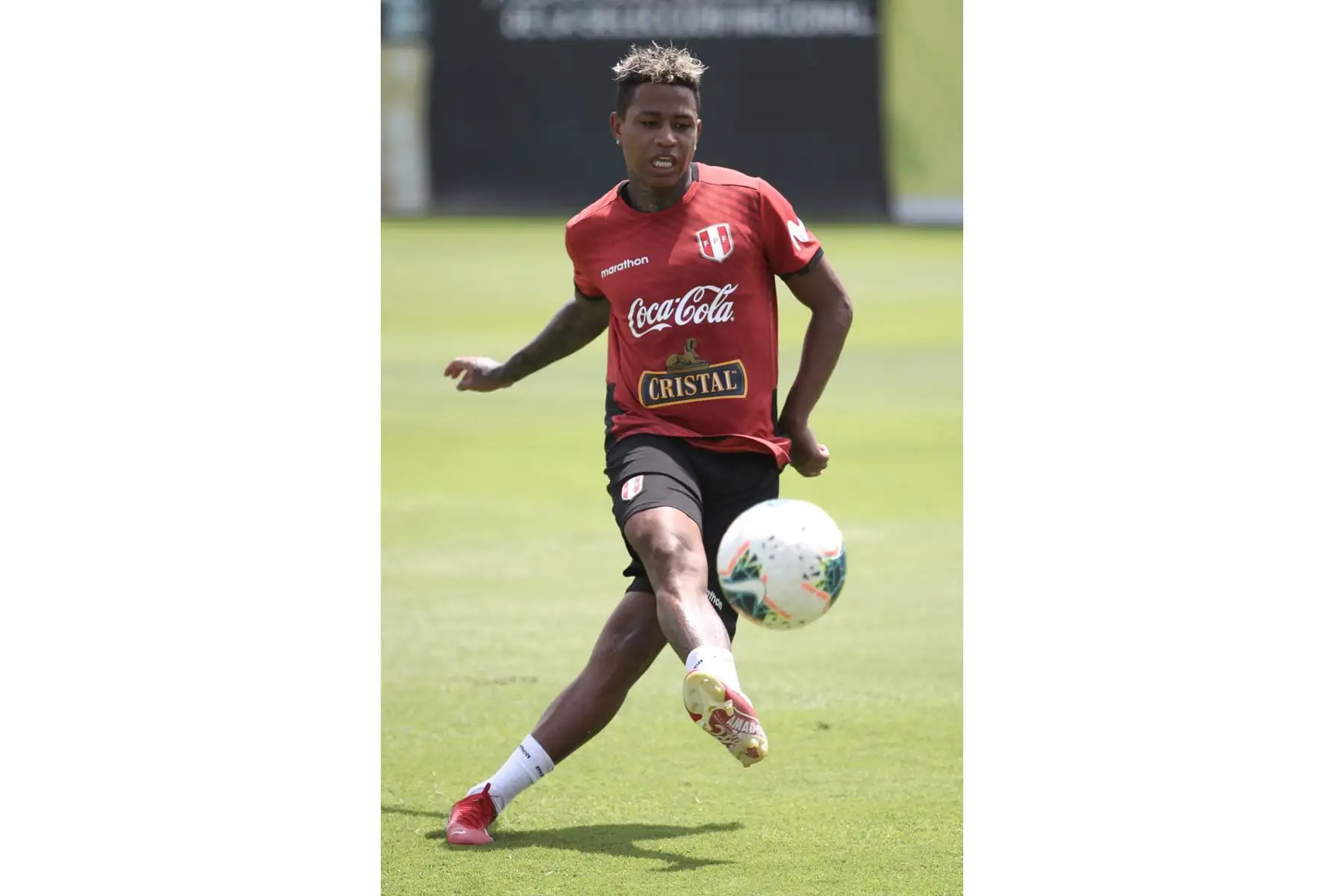 Futbolistas nacionales Jefferson Farfán, Andy Polo y Raúl Ruidíaz realizan trabajos físicos de preparación en las instalaciones de la Videna. Foto: FPF