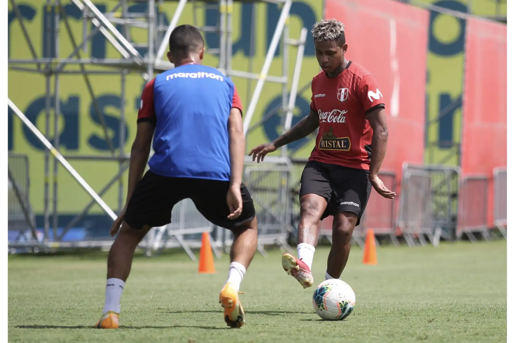 Futbolistas nacionales Jefferson Farfán, Andy Polo y Raúl Ruidíaz realizan trabajos físicos de preparación en las instalaciones de la Videna. Foto: FPF