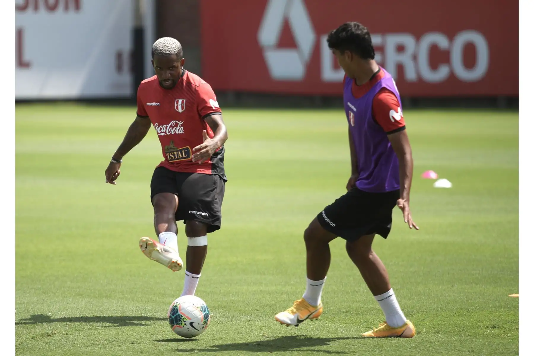 Futbolistas nacionales Jefferson Farfán, Andy Polo y Raúl Ruidíaz realizan trabajos físicos de preparación en las instalaciones de la Videna. Foto: FPF