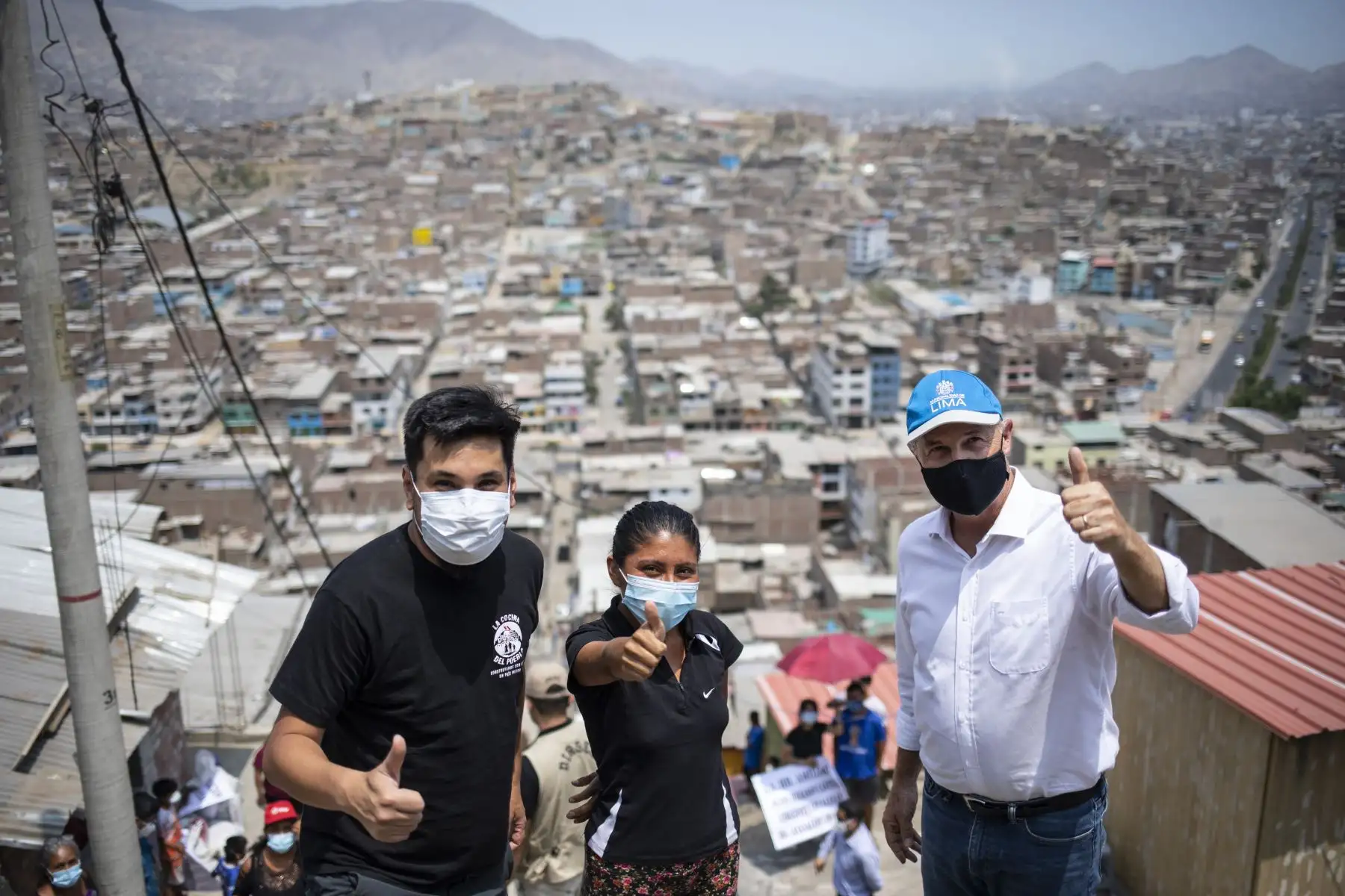 Alcalde de Lima, Jorge Muñoz informa sobre ejecución de nuevas escaleras tras incendio en Bayóvar - San Juan de Lurigancho.
Foto: Municipalidad de Lima