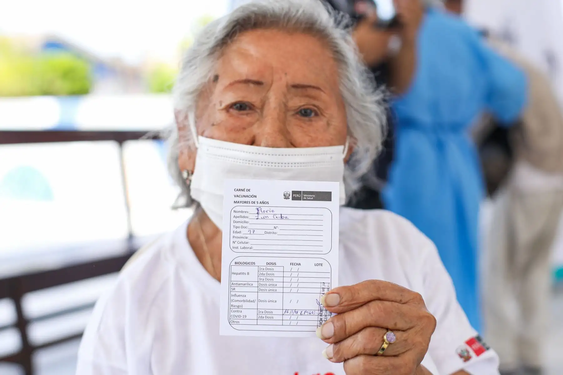 Cumpliendo con el plan de vacunación para combatir el COVID-19, 119 adultos mayores del albergue municipal María Rosario Aráoz, ubicado en San Juan de Miraflores, recibieron la primera dosis de la vacuna.
Foto:Municipalidad de Lima