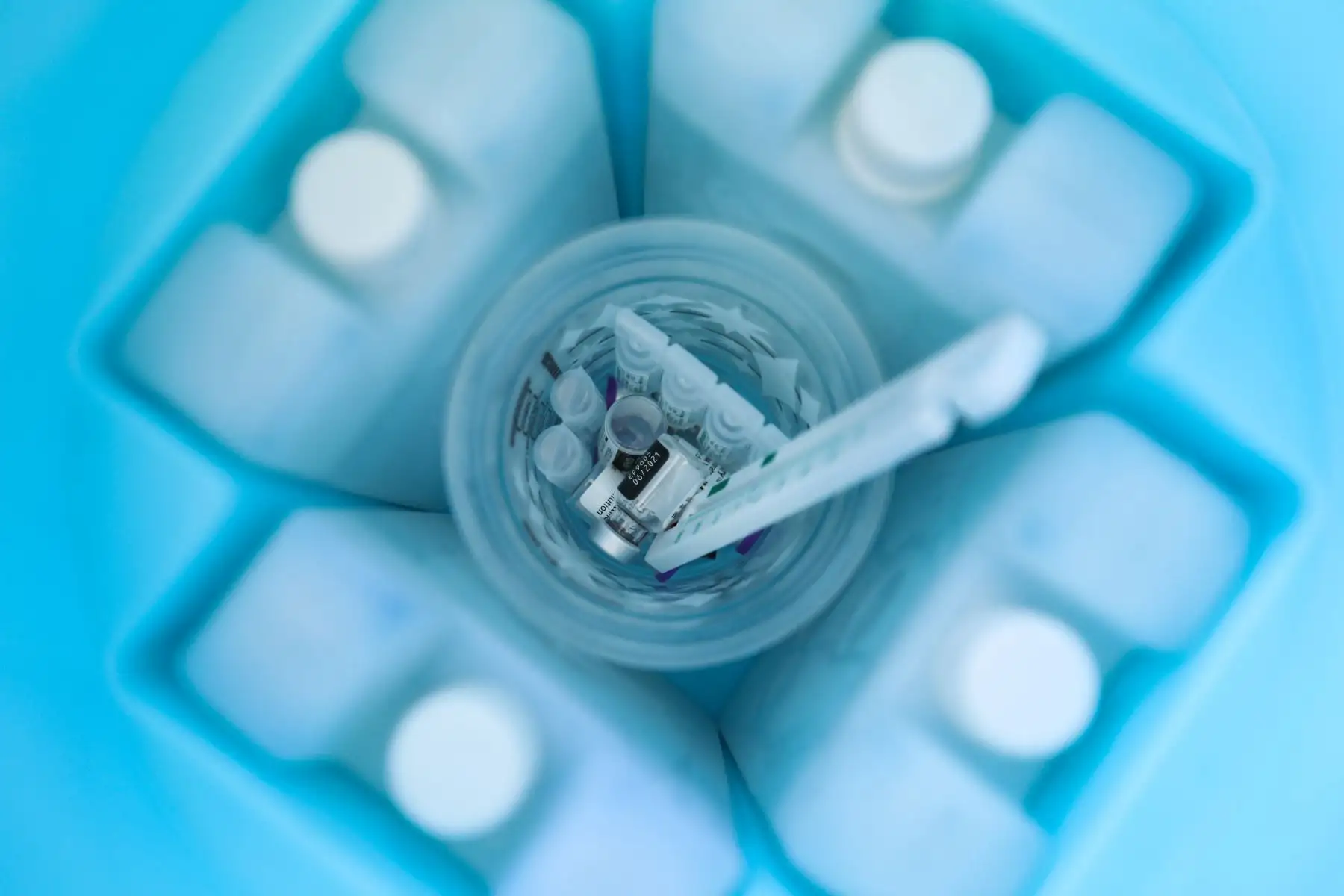 Vacunación a adultos mayores en el albergue Aráoz-5.
Foto: Municipalidad de Lima