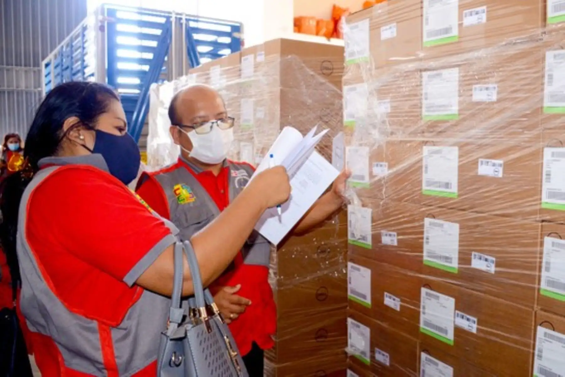 Lote de laptops adquiridas por el gobierno regional de Lima.