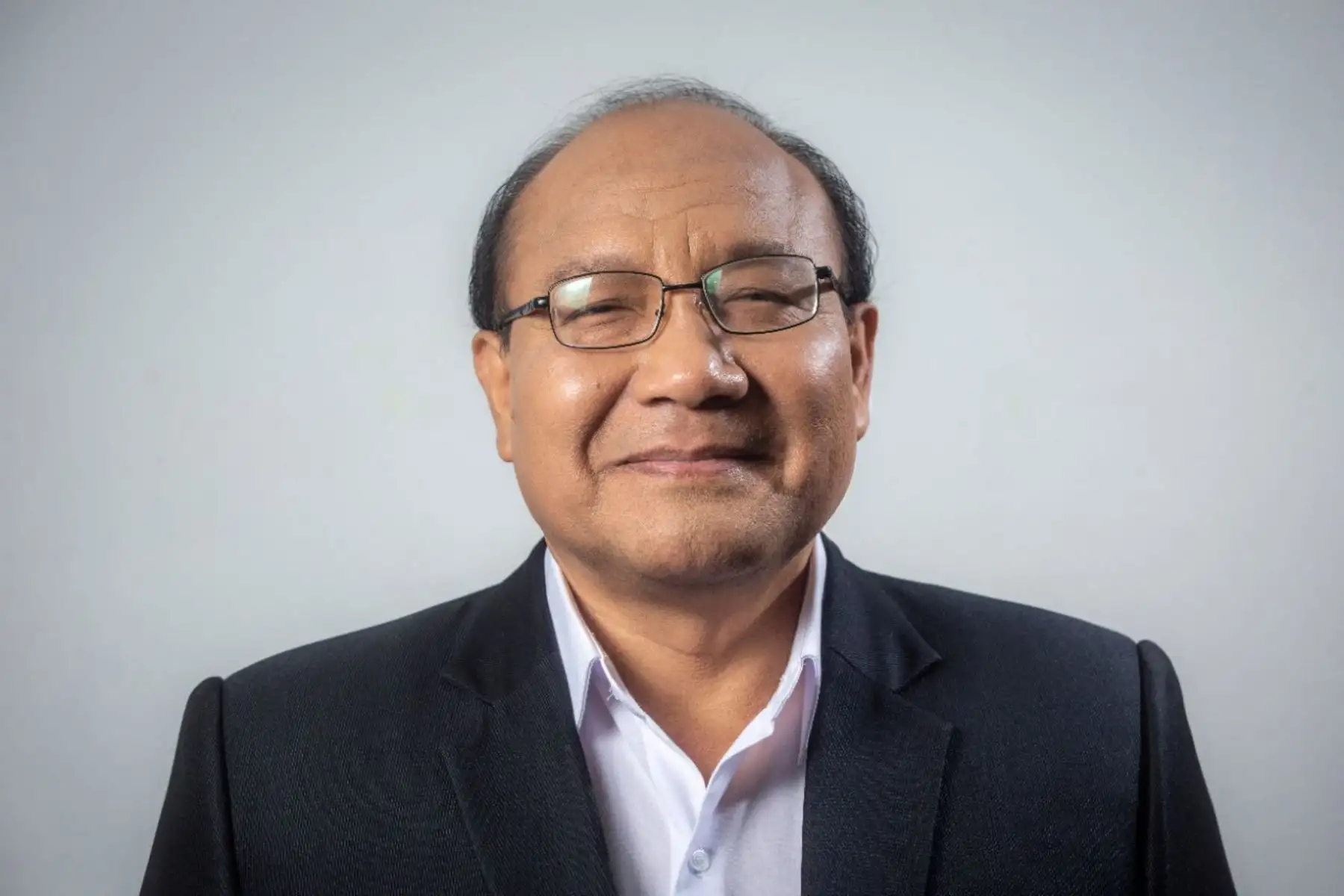 Jorge Chumpitaz, candidato al Congreso con el número 19 de Juntos por el Perú.