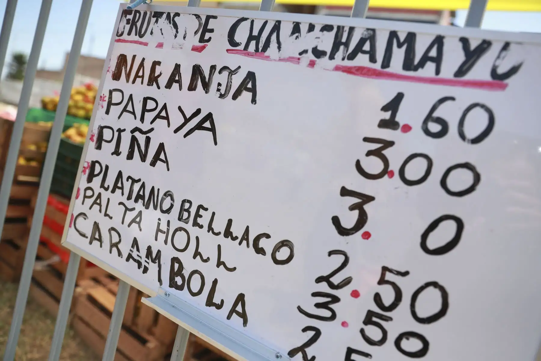 Los Mercados De la Chacra a la Olla favorecen la reactivación económica de los productores y contribuyen a un ahorro para la canasta básica familiar. Además, cumplen de forma estricta los protocolos de bioseguridad contra el covid-19. Foto:ANDINA/Carla Patiño