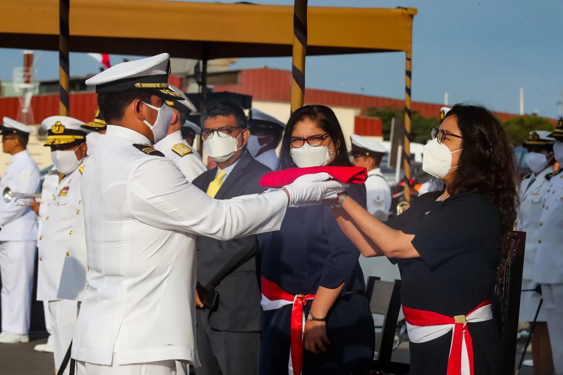 La Presidenta del Consejo de Ministros, Violeta Bermúdez, junto a la Ministra de Defensa, Nuria Esparch asisten a la conmemoración del Bicentenario de la Fuerza de Superficie de la Marina de Guerra. Asimismo se incorporaron dos patrulleras a la Fuerza Naval. Foto: ANDINA/PCM