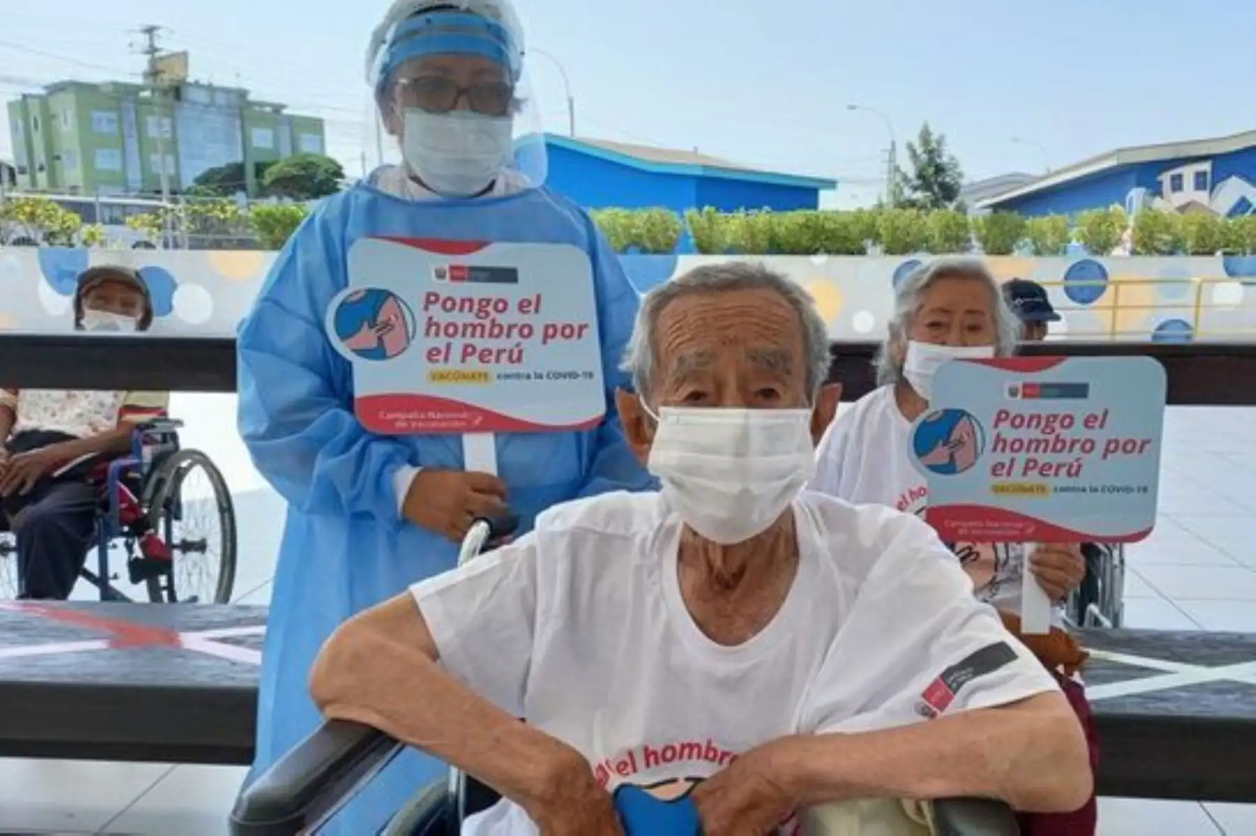 Lima Sur: adultos mayores de albergues son vacunados contra el covid-19. Foto: ANDINA/difusión.