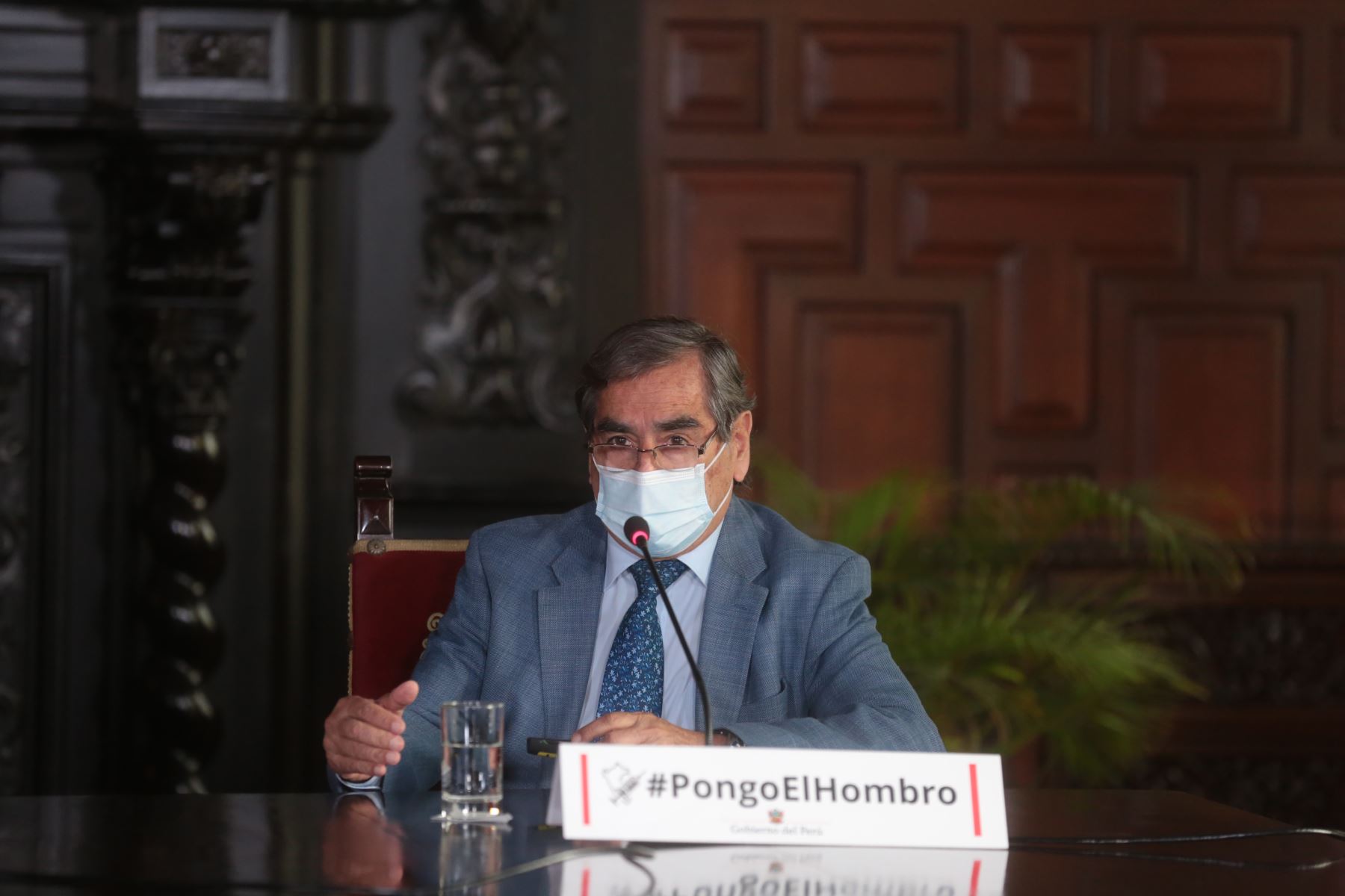 Ministro de Salud, Oscar Ugarte brinda conferencia de prensa para informar sobre los acuerdos adoptados por el Ejecutivo frente a la pandemia del covid-19.
Foto: PCM