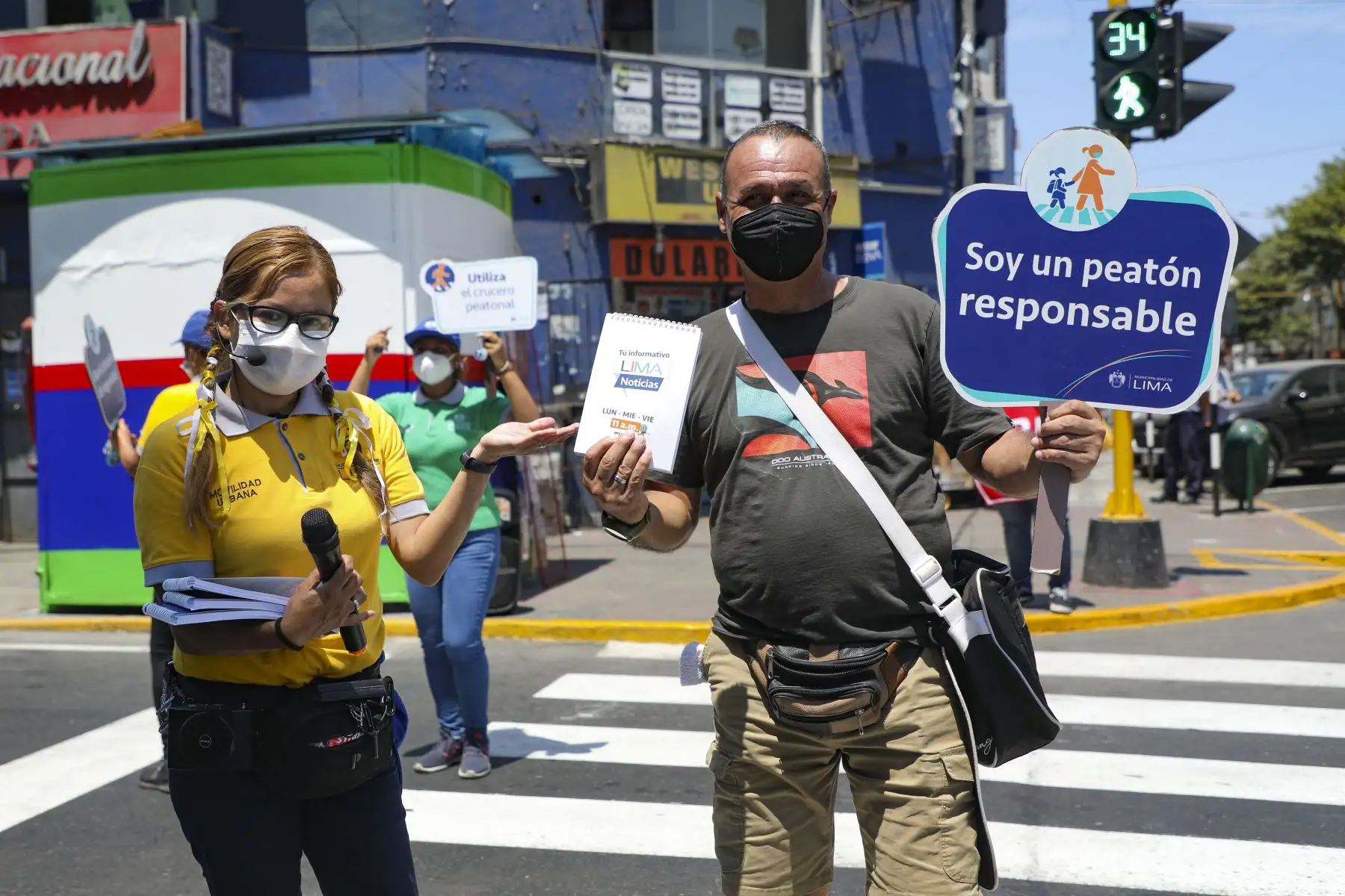 Municipalidad de Lima impulsa campaña denominada “Los Fantásticos Viales ” que en esta oportunidad  recorre el distrito de Jesús María, para concientizar a conductores y peatones sobre la importancia de respetar las normas de tránsito.
Foto: ANDINA / Municipalidad de Lima