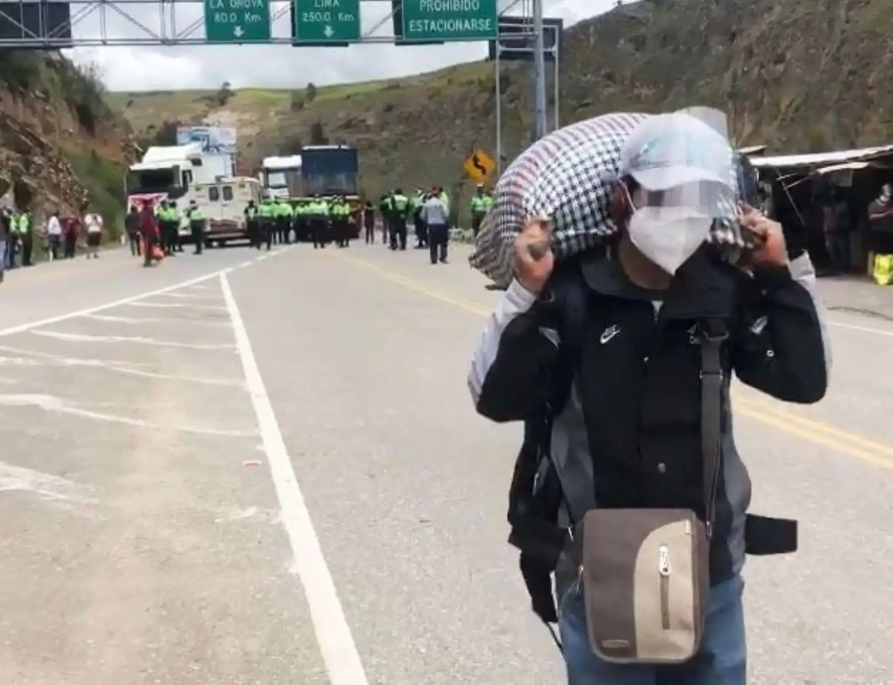 El presidente de la ANGR, Carlos Rua, invocó a los transportistas a levantar el bloqueo de carreteras y apostar por el diálogo para solucionar sus demandas.