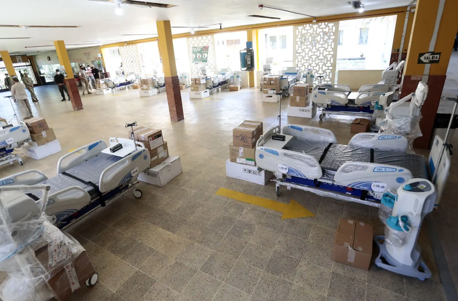 El Presidente Francisco Sagasti viajó a la ciudad de Iquitos para realizar la entrega de equipamiento médico al hospital regional de Loreto , supervisar el proceso de inmunización al personal de la Marina de Guerra y la entrega de embarcaciones del SIMA. Foto: ANDINA/Prensa Presidencia