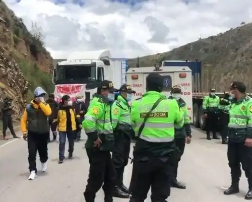 Policía intervendrá y detendrá a los transportistas que insistan en bloquear carreteras, anunció el ministro del Interio, José Elice. Foto: Pedro Tinoco