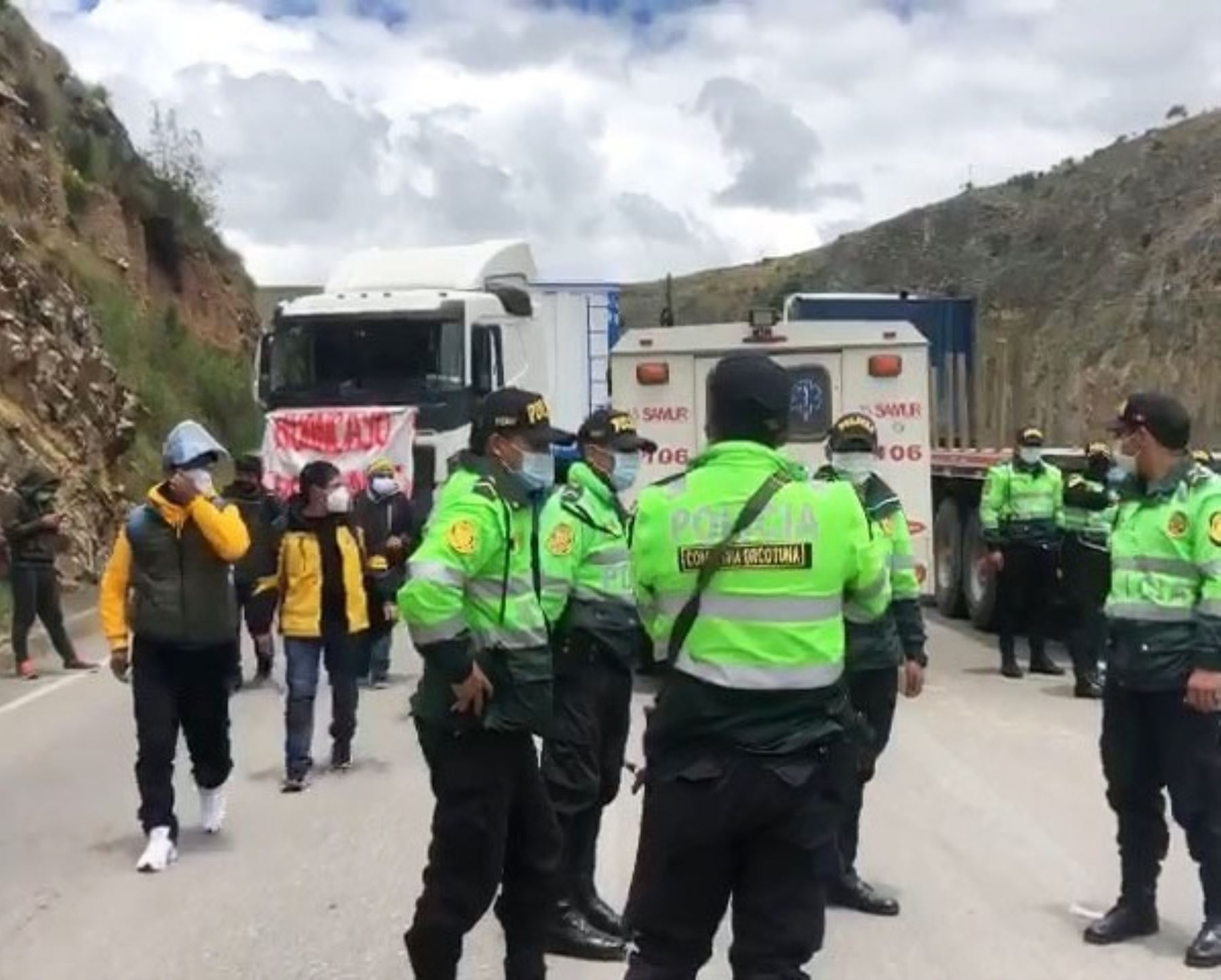 Policía intervendrá y detendrá a los transportistas que insistan en bloquear carreteras, anunció el ministro del Interio, José Elice. Foto: Pedro Tinoco