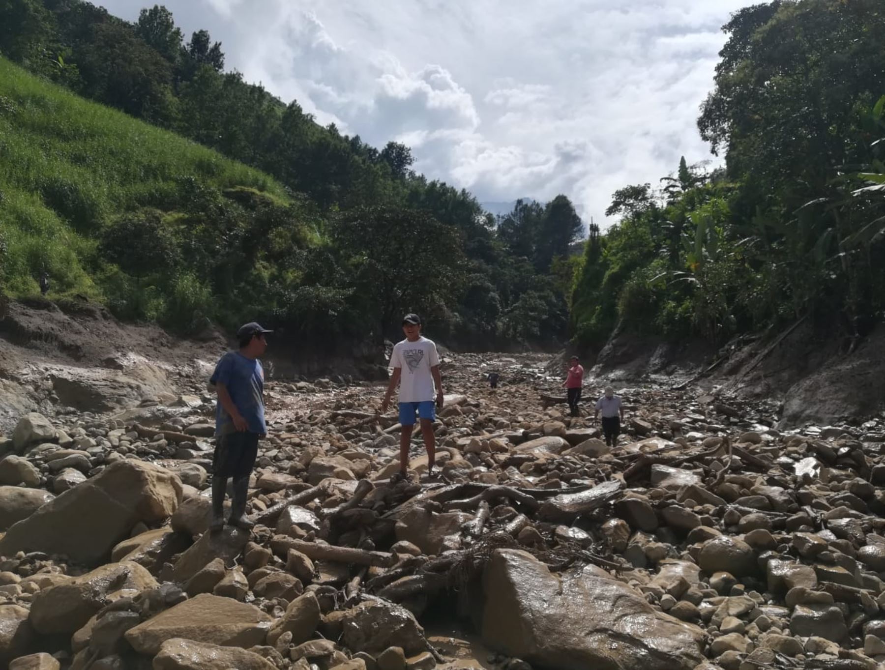 El deslizamiento registrado ayer en el distrito de Canchaque, en la sierra de Piura, causó cuantiosos daños en diversos caseríos y centros poblados. ANDINA/Difusión