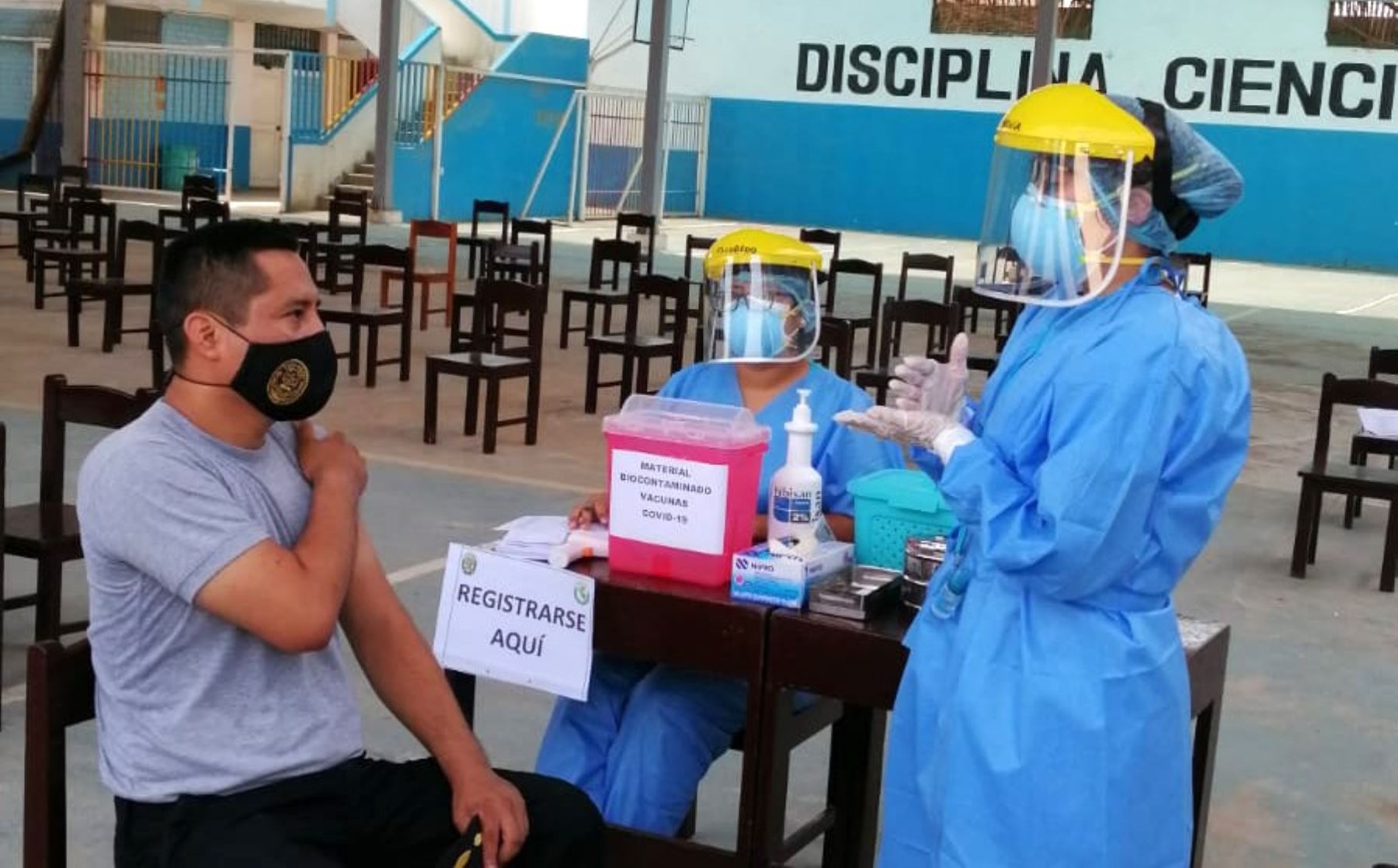 La Gerencia Regional de Salud de Lambayeque está coordinando la vacunación de 1,300 militares de la Séptima Brigada de Infantería y 5,200 miembros de la Policía Nacional. Foto: ANDINA/SDC