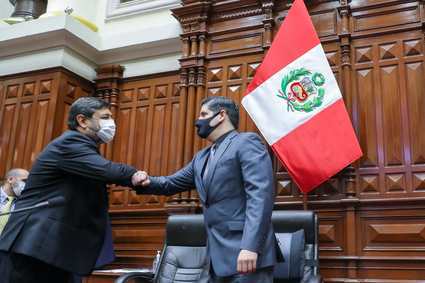 Ministro de educación, Ricardo Cuenca, se presenta ante el Pleno del Congreso virtual. Foto: Congreso