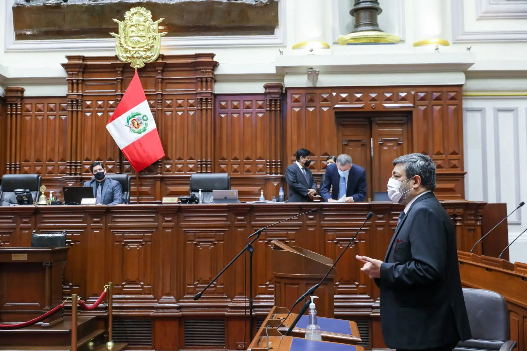 Ministro de educación, Ricardo Cuenca, se presenta ante el Pleno del Congreso virtual. Foto: Congreso