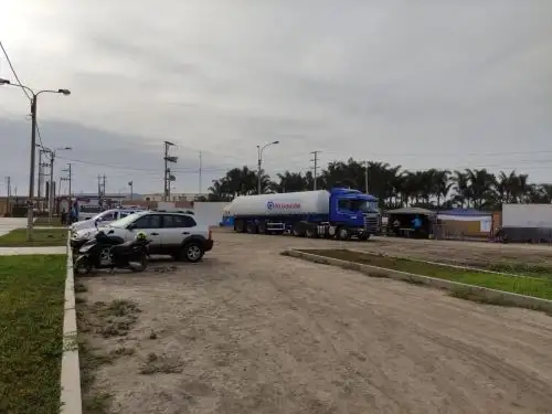 Después de varios días de viaje esta mañana llegó a Cañete la cisterna con el oxígeno medicinal importado de Chile.
