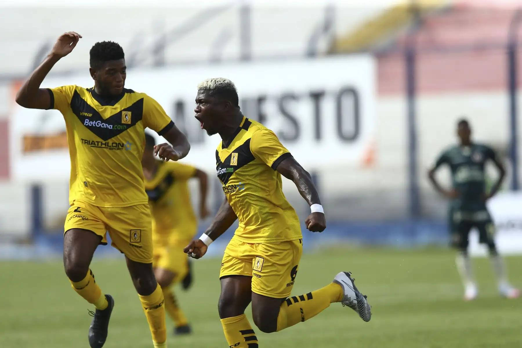 W. Palacios celebra anotación de gol contra equipo rival Universitario de Deportes por la jornada 2 de la Fase 1 de la Liga 1, en el Estadio Elias Moreno de Villa el Salvador. Foto: Liga 1