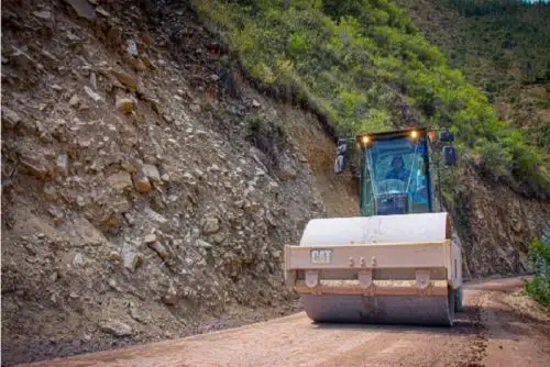 El estudio definitivo de esta carretera, de 65.16 kilómetros, establece que será asfaltada y tendrá doble vía con un ancho de 6 metros.