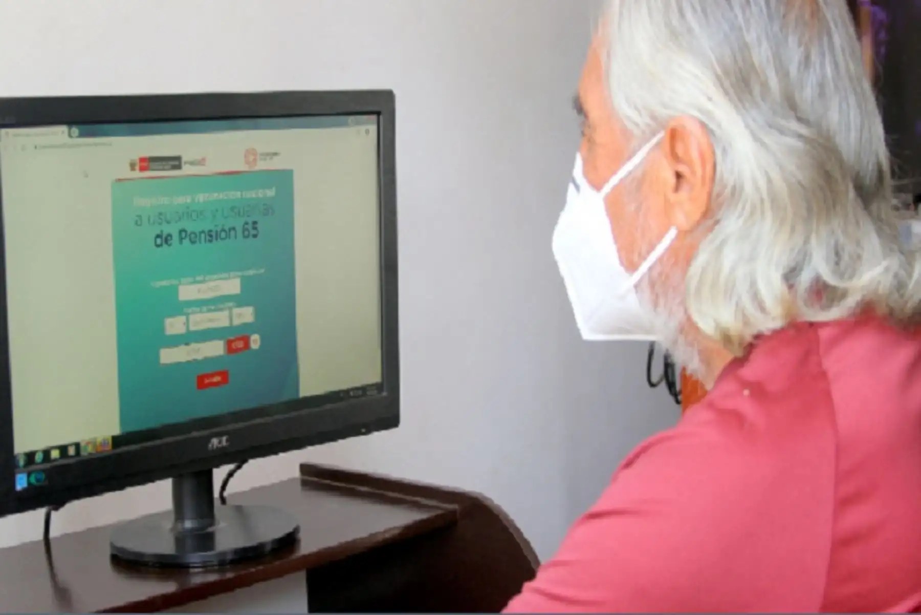 A la plataforma web se puede acceder a ella a través del enlace https://www.pension65.gob.pe