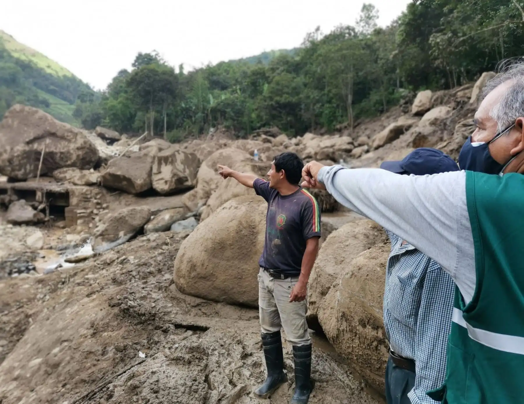 Brigadas del Minagri ejecutan acciones de atención de emergencia en distrito piurano de Canchaque, en Piura, donde un deslizamiento causó cuantiosos daños en la zona.