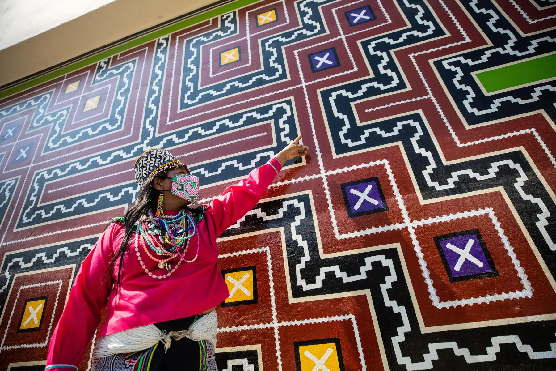 Alcalde Jorge Muñoz y ministro de Cultura presentan murales por el Día de la Diversidad Cultural. Foto: MML