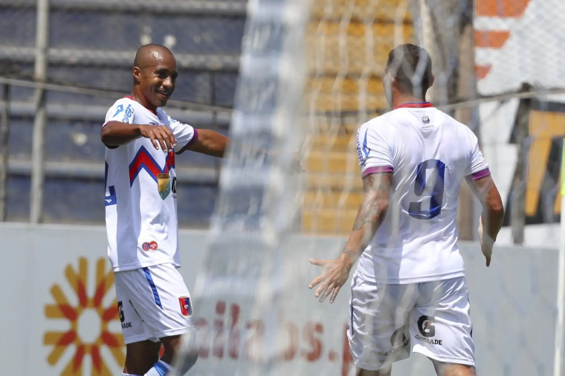 Damian Ismodes de Alianza Universidad celebra tras 
marcar el 1-0 ante Cesar Vallejo por la segunda jornada de la Liga 1, en el estadio Alejandro Villanueva Foto: Liga 1