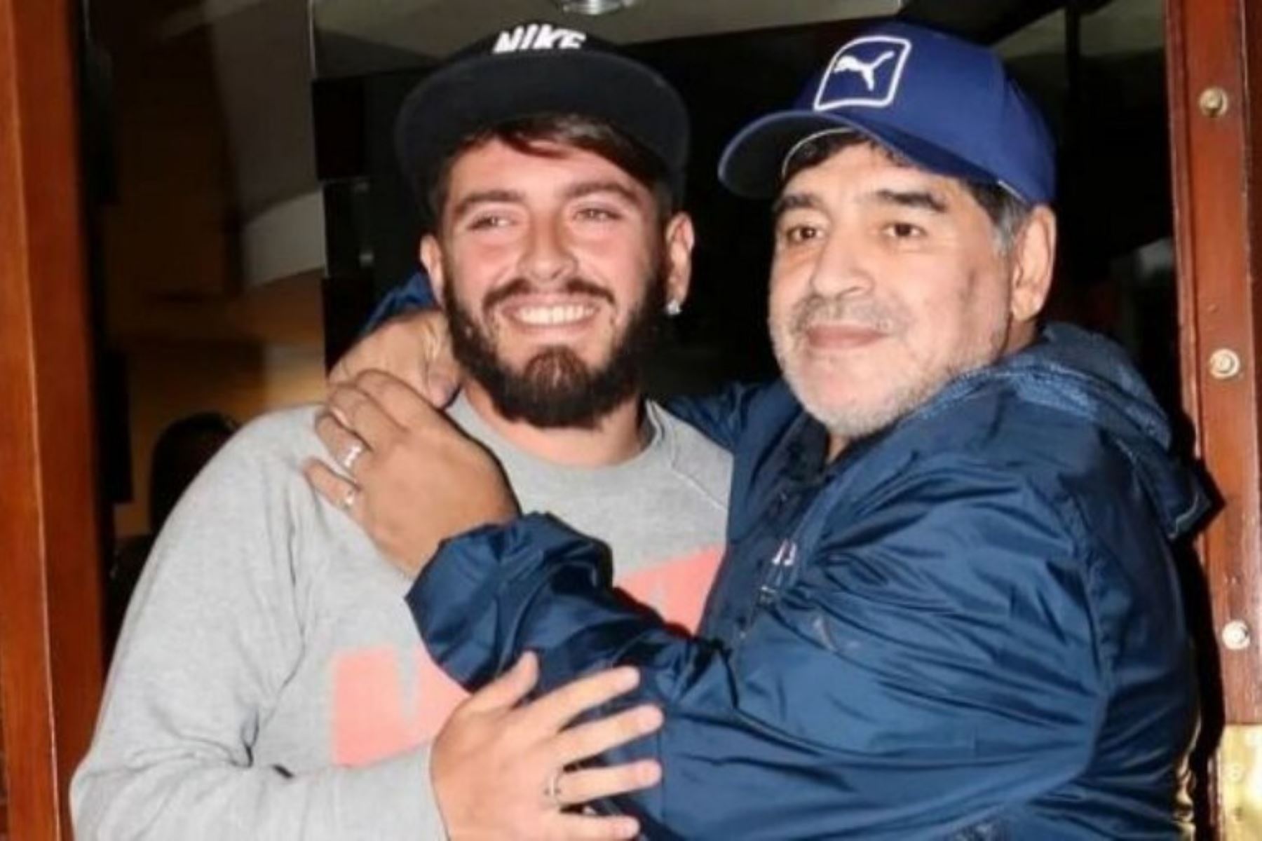 Diego Junior junto a su, Diego Maradona