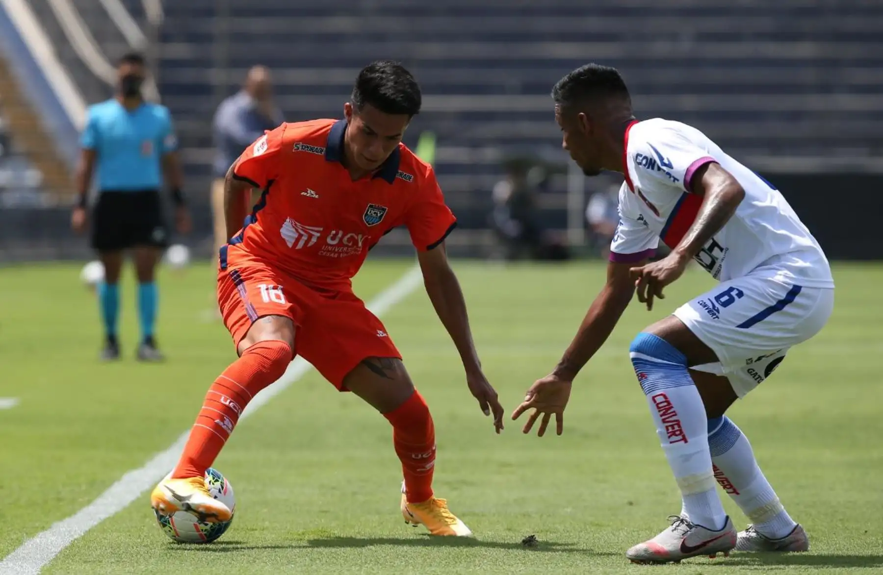E. Morillo de Cesar Vallejo se enfrenta ante la marca de C. Carbajal de Alianza Universidad por la segunda fecha de la Liga 1, en el estadio Alejandro Villanueva. Foto: Liga 1
