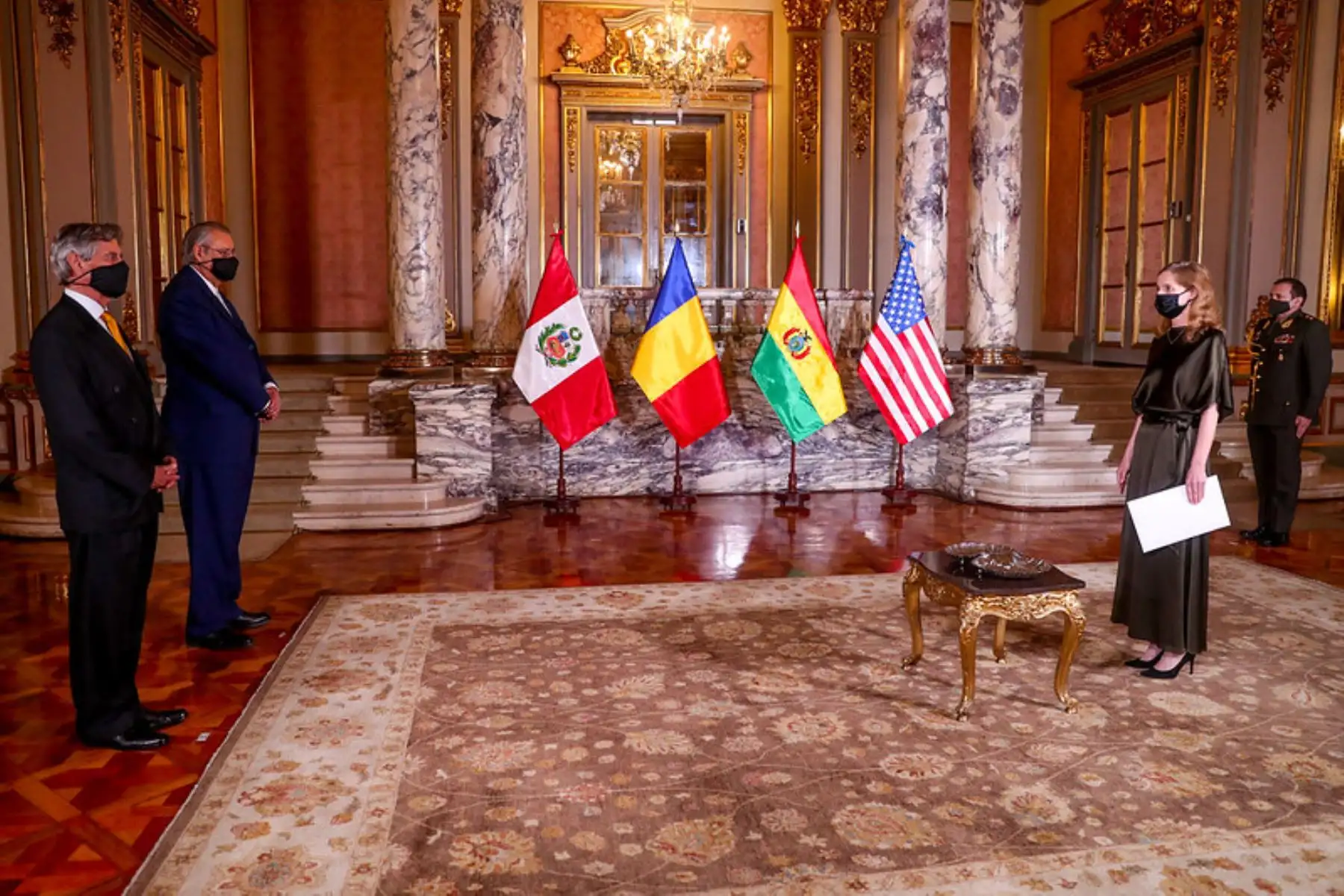 El presidente de la República, Francisco Sagasti, recibió hoy las cartas credenciales de la Embajadora de los Estados Unidos   
Lisa Kenna, que inició funciones en el Perú .  Foto: ANDINA/ Prensa Embajada  EEUU