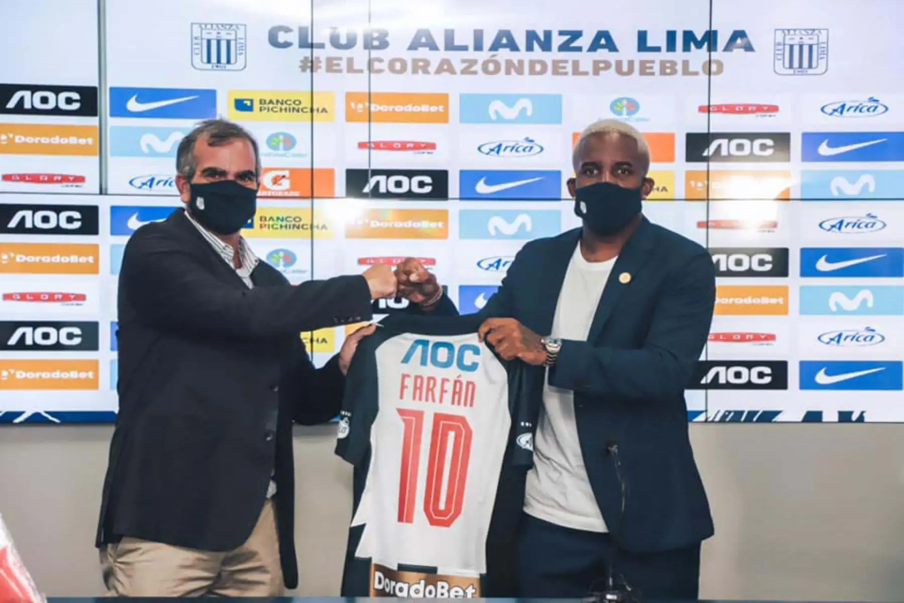Club Alianza Lima realiza conferencia de prensa para presentar el fichaje  del jugador  Jefferson Farfán.
Foto: Alianza Lima