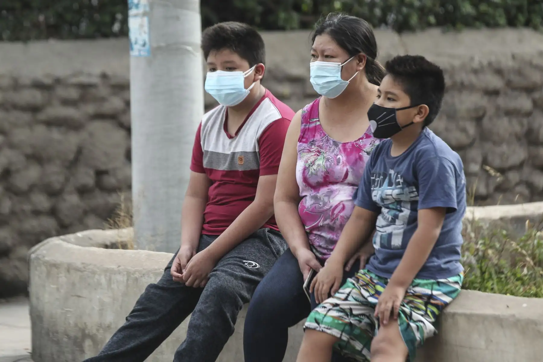 Con el propósito de evitar que proliferen los casos de dengue en el Cercado de Lima, el Ministerio de Salud, en coordinación con la Dirección de Redes Integradas de Lima Centro, continúa con labores de fumigación en la Unidad Vecinal de Mirones en el Cercado de Lima. Foto: ANDINA/Carla Patiño Ramírez