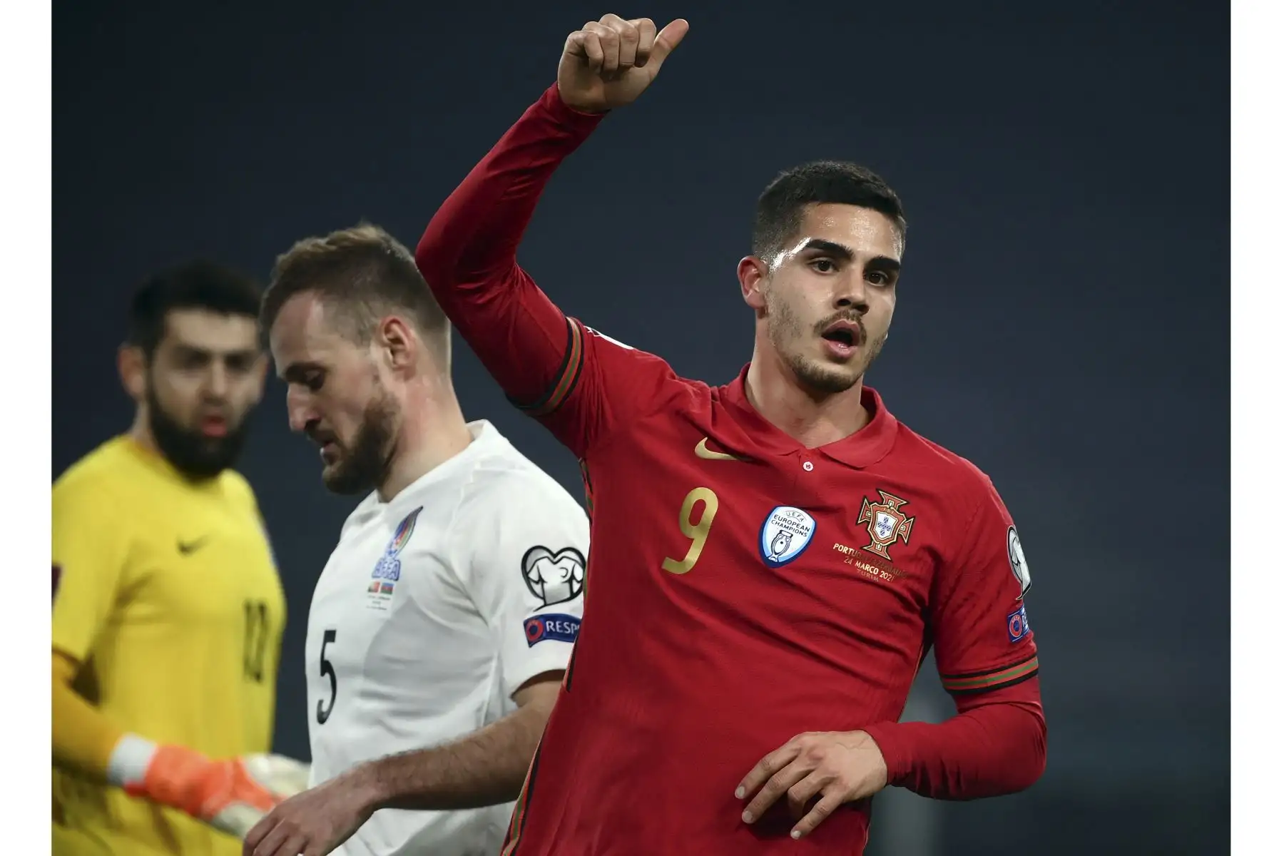El delantero de Portugal, Andre Silva, hace gestos durante el partido de fútbol de clasificación para la Copa Mundial de la FIFA Qatar 2022. Foto: AFP El delantero de Portugal, Andre Silva, hace gestos durante el partido de fútbol de clasificación para la Copa Mundial de la FIFA Qatar 2022. Foto: AFP