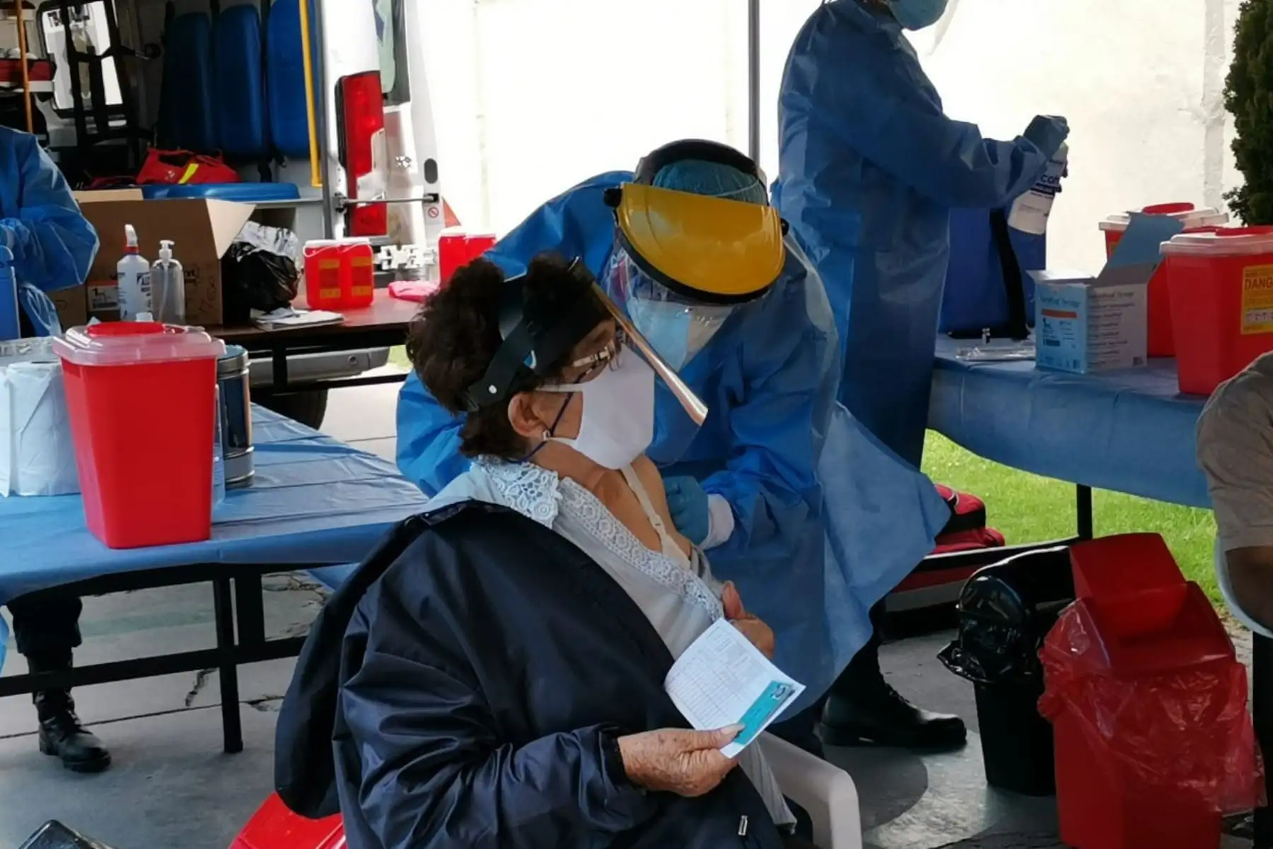 Las brigadas de vacunación arribaron a la Ciudad Blanca, para iniciar la inmunización del personal de la Comandancia de la Tercera Zona Naval, y dependencias subordinadas. Foto: ANDINA/ Mindef