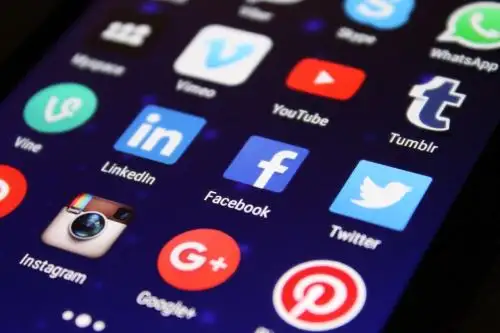 El 86,6% de los latinoamericanos acceden a redes sociales.  Foto: AFP