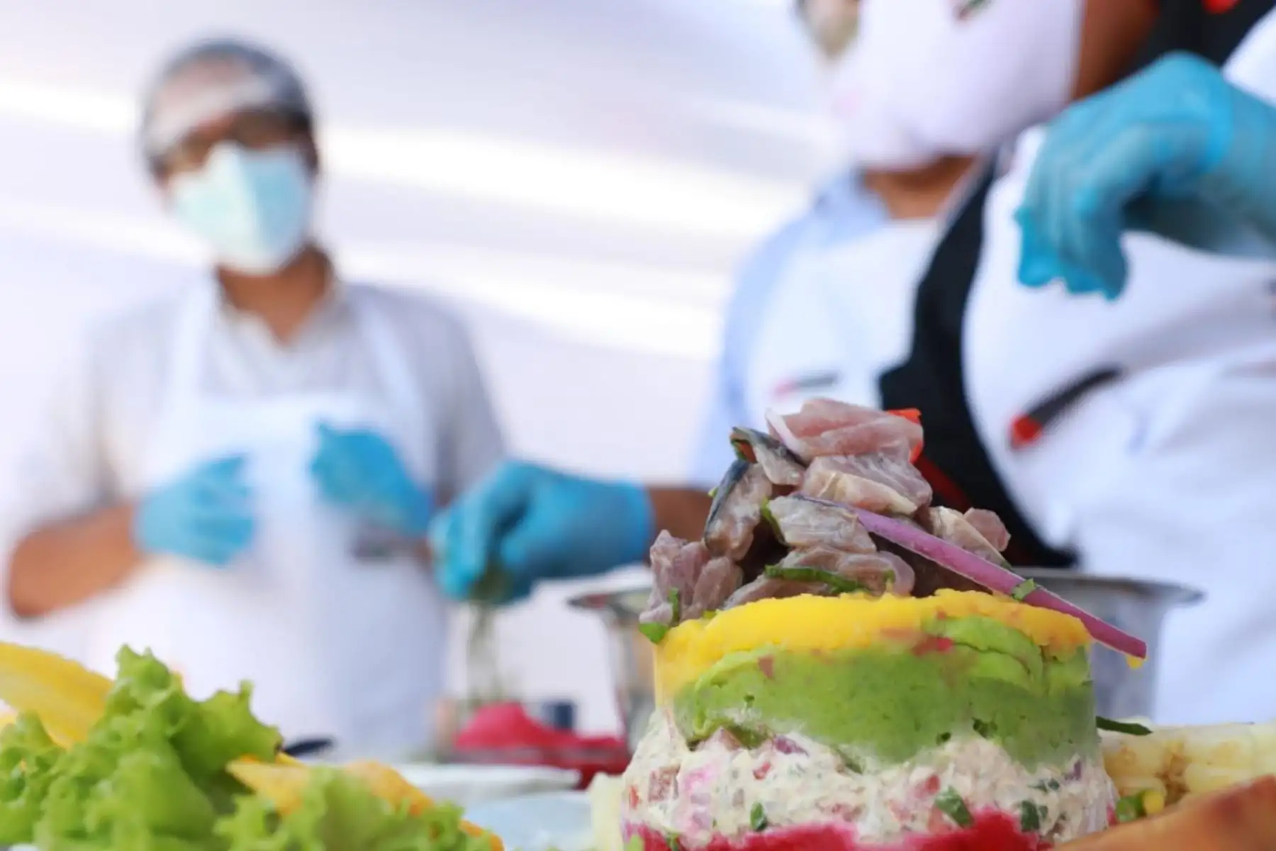 El Ministerio de la Producción participa de la actividad "Mi Pescadería" en Piura, promovida por nuestro programa A Comer Pescado, la cual brinda más de una tonelada de pescado fresco y conservas, a precio económico, para contribuir con la buena salud de los ciudadanos. Foto: Produce
