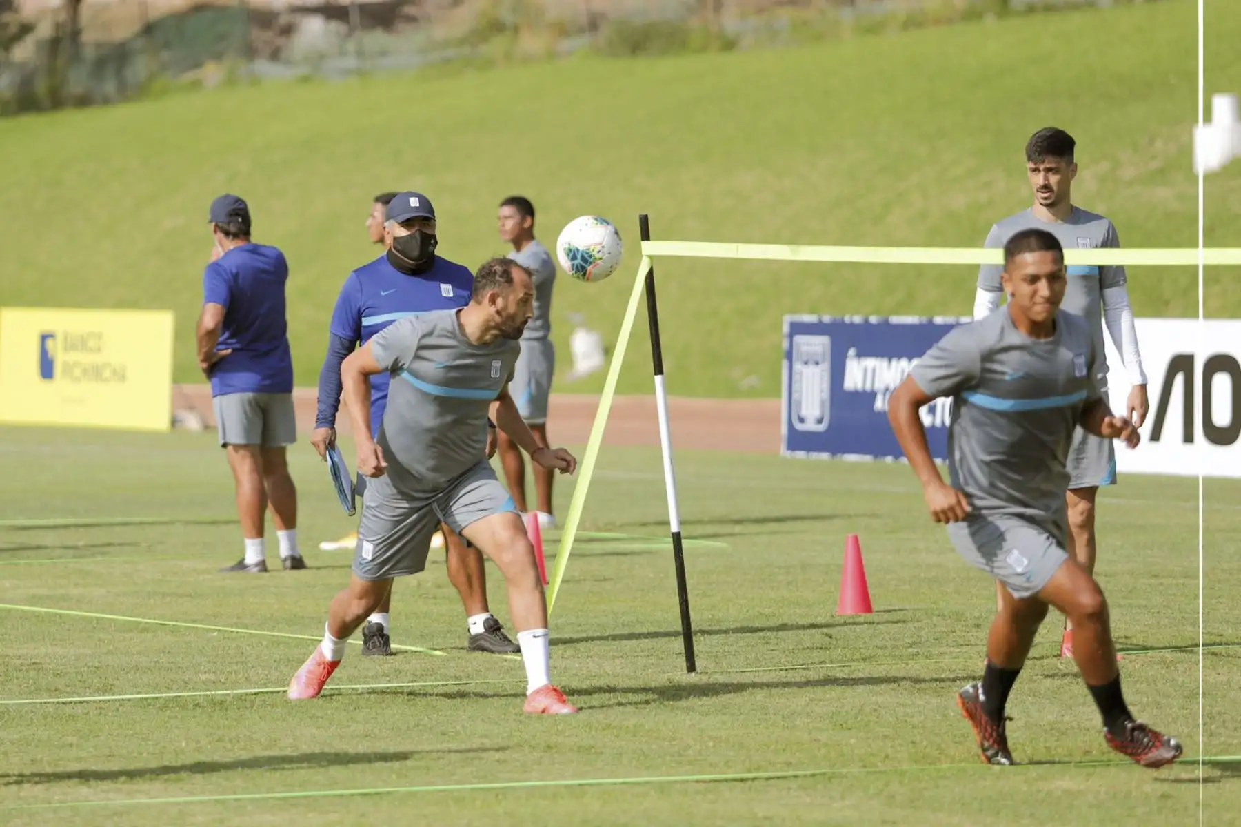 El club Alianza Lima realizó sus entrenamientos en las instalaciones del Colegio de la Imaculada, en Surco. Foto: Club Alianza Lima