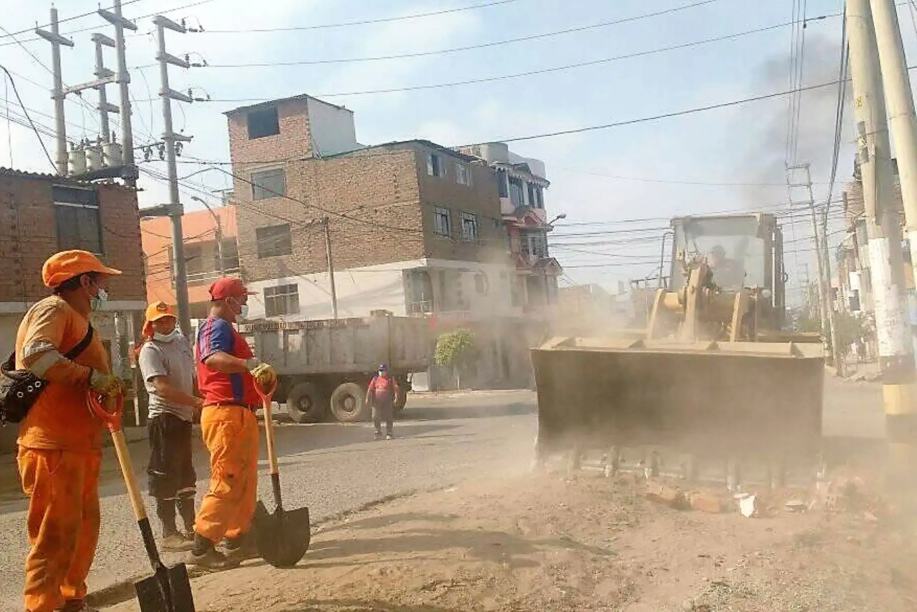 Campaña de limpieza en el distrito de El Porvenir