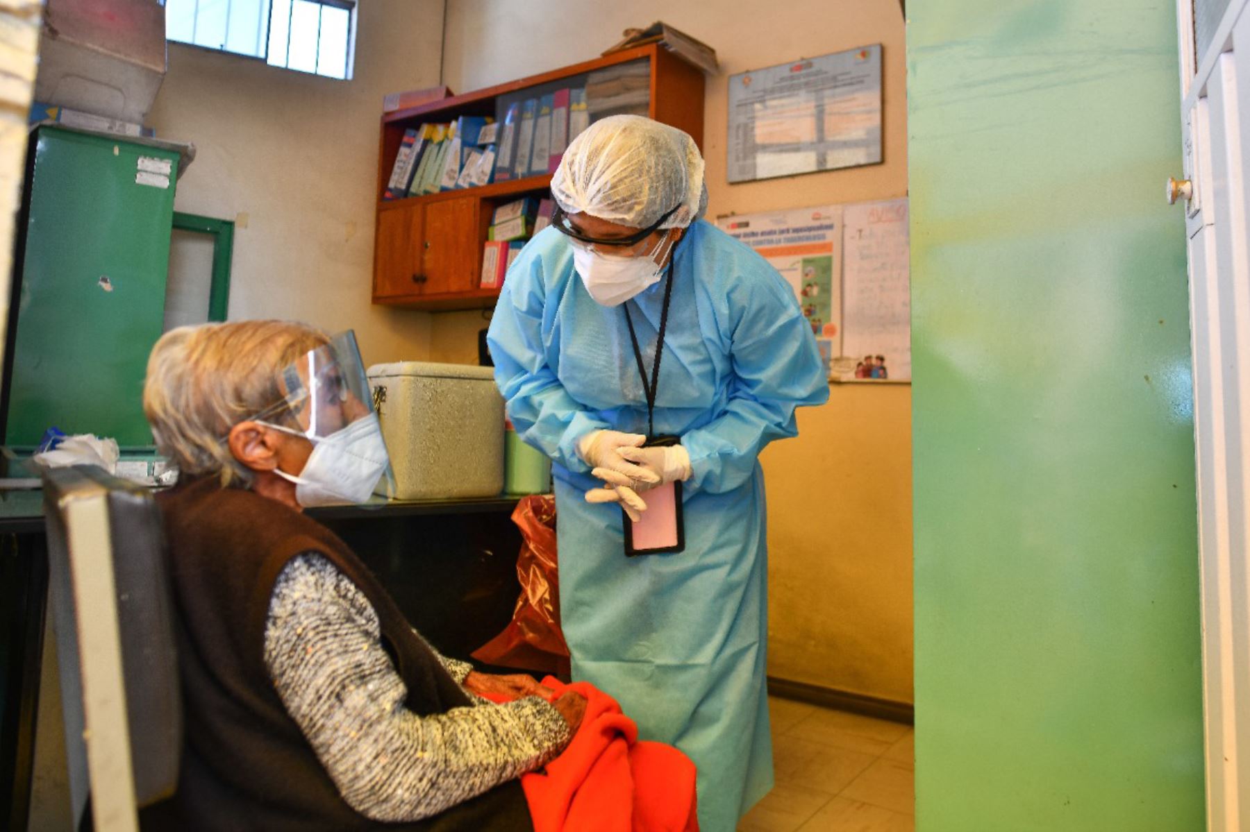 Arequipa se prepara para iniciiar aplicación de la cuarta dosis de la vacuna contra el covid-19 a las personas mayores de 70 años de edad. Foto: ANDINA/difusión.