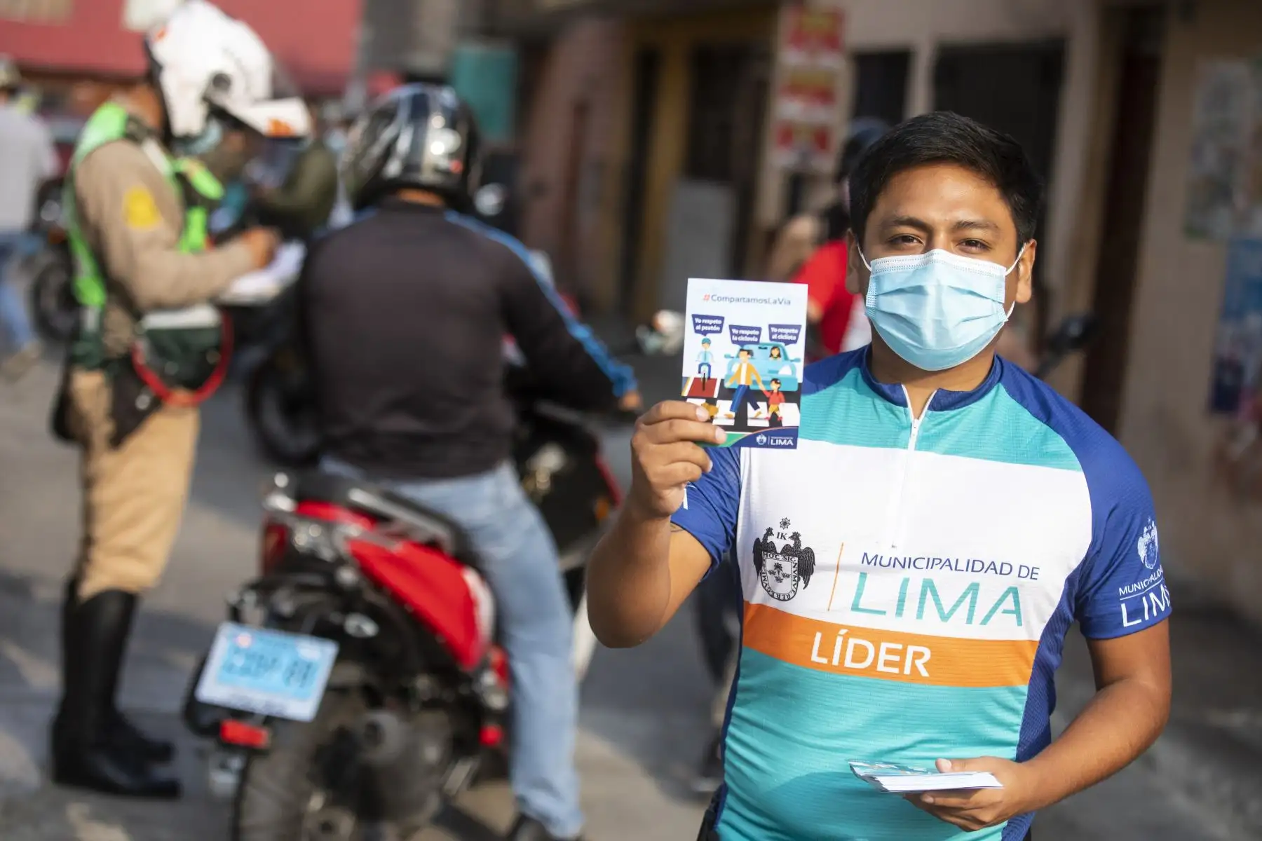 La Municipalidad de Lima y la Policía Nacional del Perú realizan operativo de invasión de ciclovías en la avenida universitaria. Foto: MML