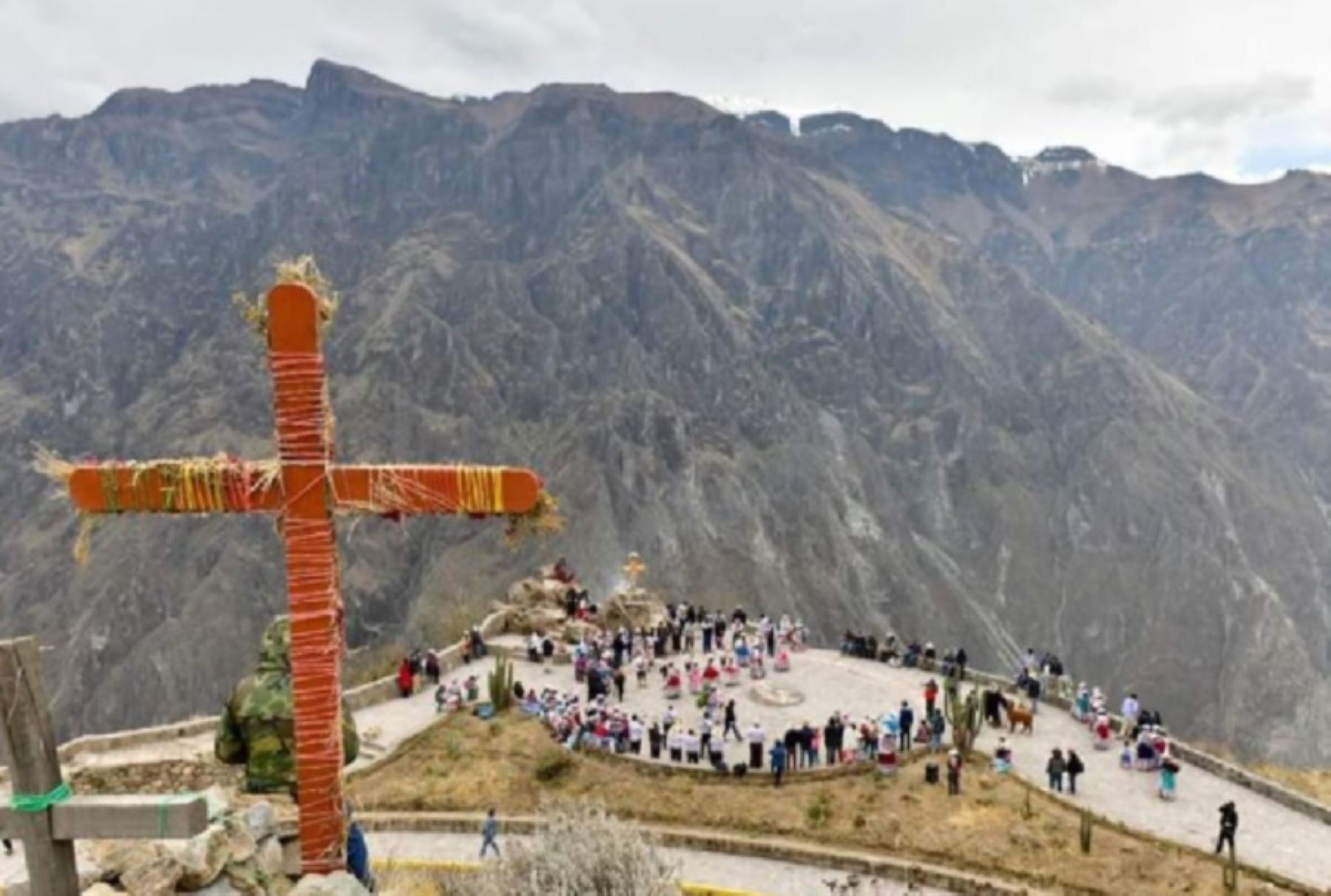 En lo que va del año el valle del Colca, ubicado en la región Arequipa, recibió 15,501 turistas entre nacionales y extranjeros, registrándose en marzo el mayor número de visitantes, informó la Autoridad Autónoma del Colca. ANDINA/Difusión